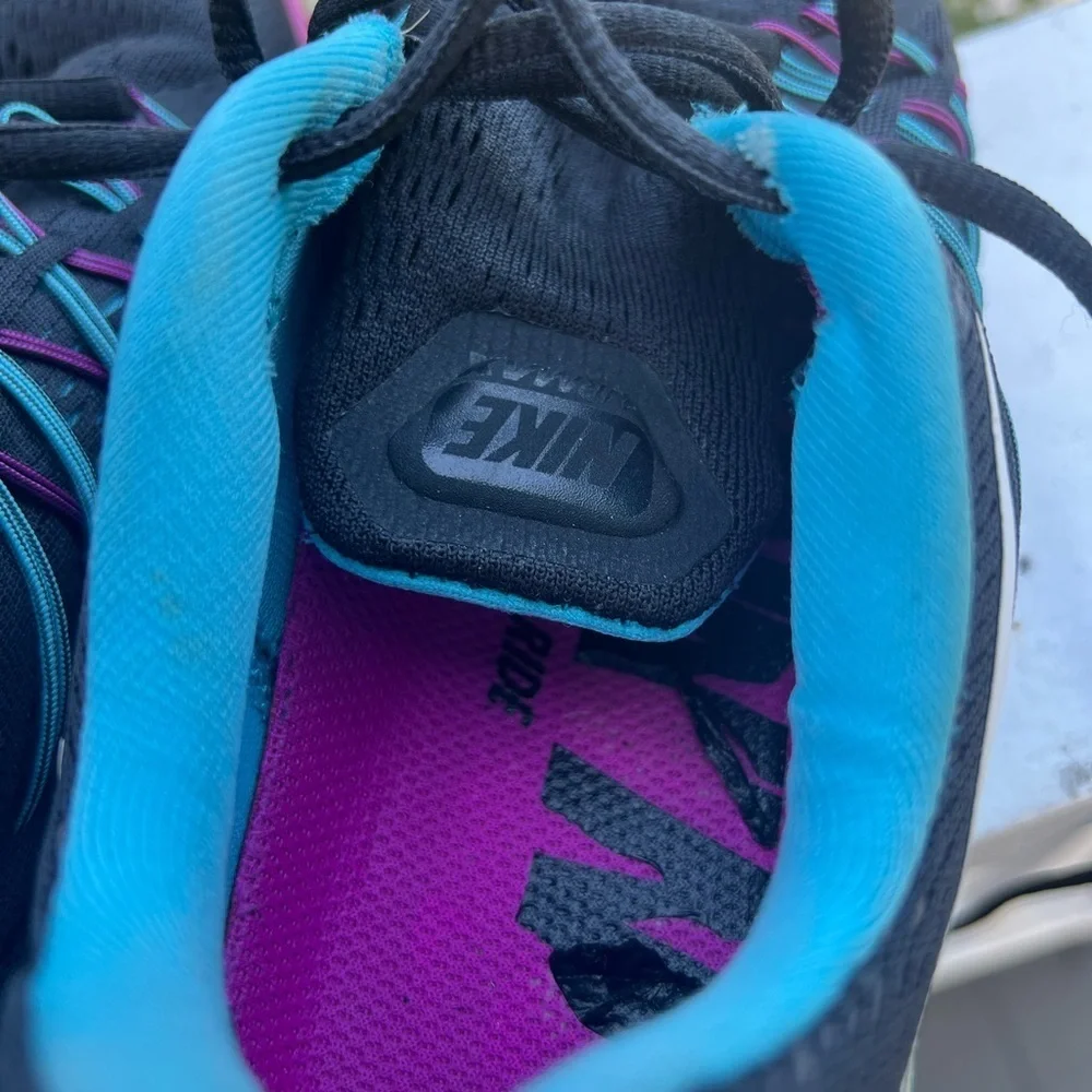 Nike Air Max Black and Pink Athletic Shoes with Breathable Mesh Size 61/2